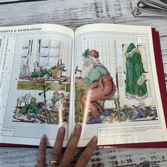 Santa Claus An American Treasure Leisure Arts Cross Stitch Pattern Book 1999 - Picture 7 of 10